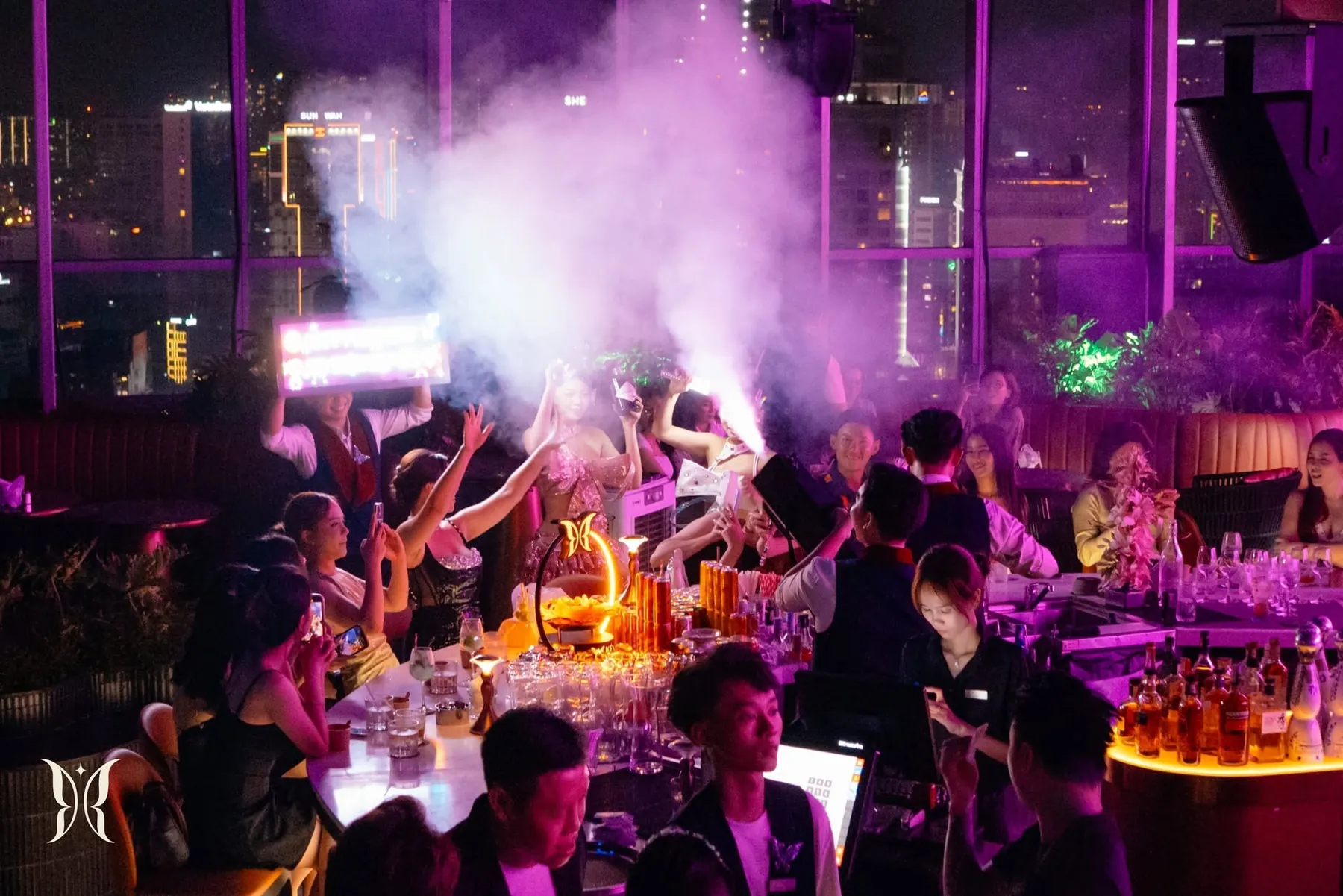 Dịch vụ sinh nhật tại KÉN Skybar